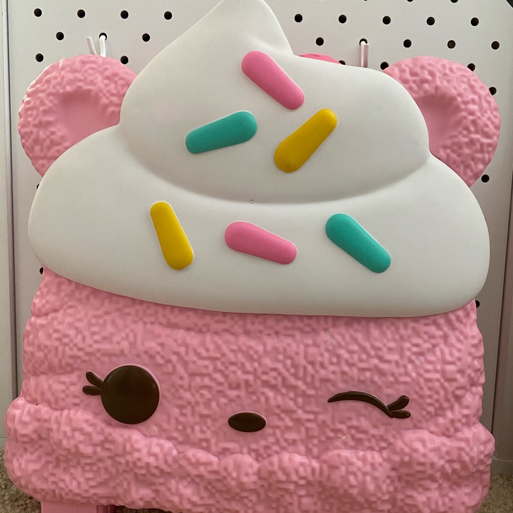 Num Noms lot with confetti cupcake case